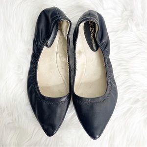 BCBGeneration Black Pointed Toe Flat Shoes Size 5.5